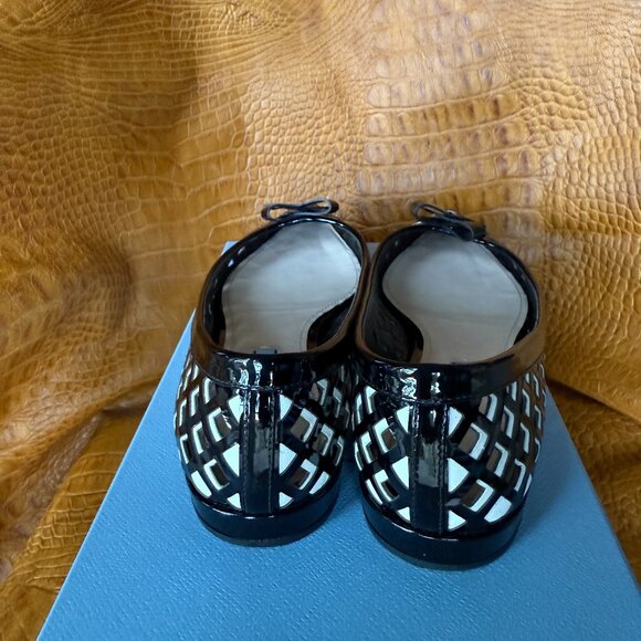 Prada Women's Black and White Patent Leather flats Size 37/ US 7 - Picture 4 of 6
